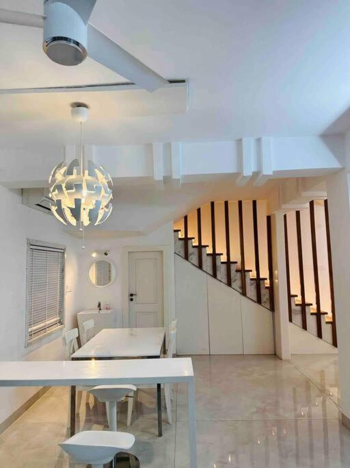 White House Sky View Theatre Villa In Gachibowli Eksteriør billede